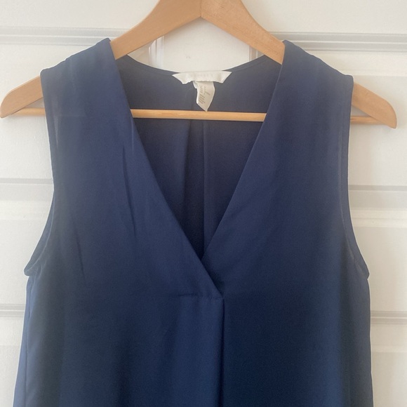 H&M Conscious Sleeveless V-Neck Long Blouse - Picture 2 of 10